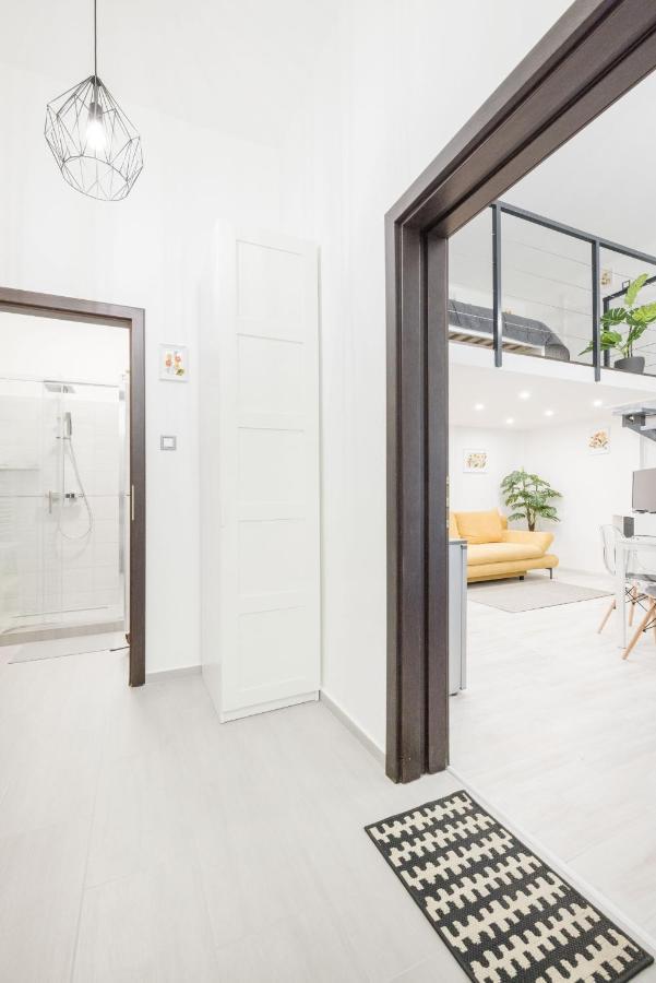 Mirror Apartments Будапеща Екстериор снимка