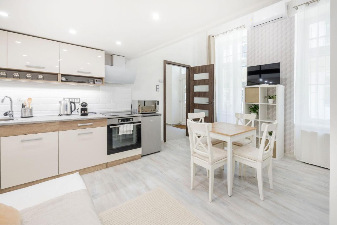 Mirror Apartments Будапеща Екстериор снимка