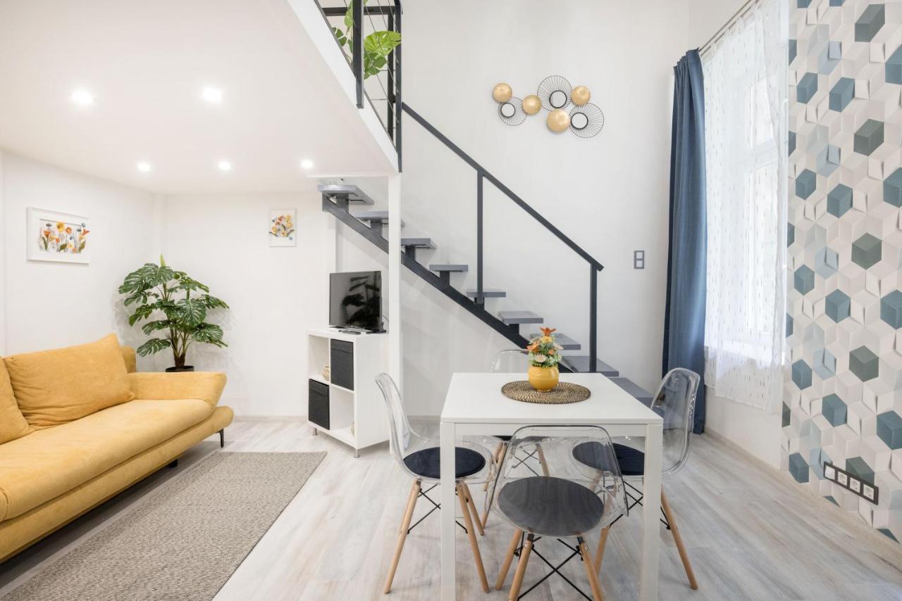 Mirror Apartments Будапеща Екстериор снимка