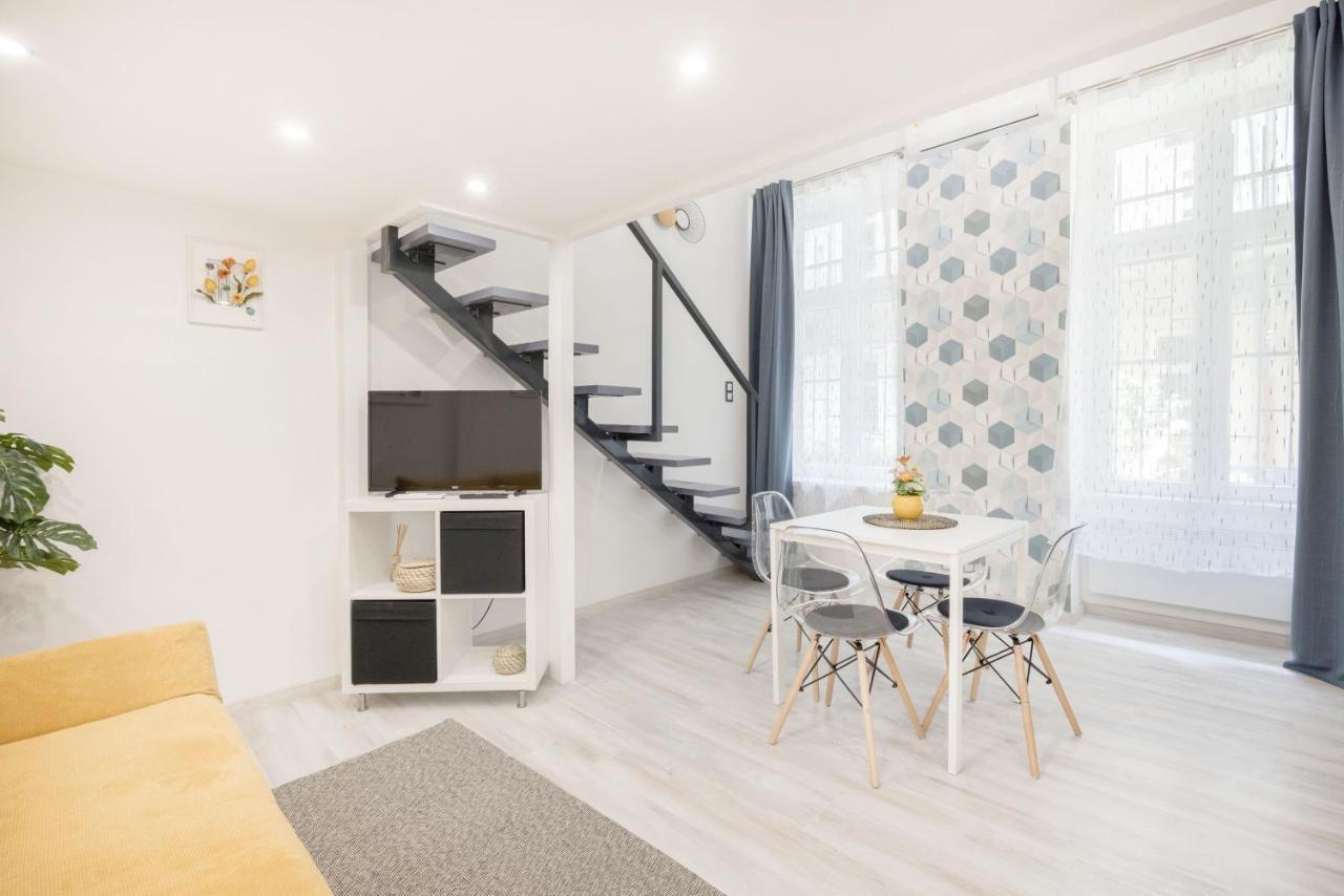 Mirror Apartments Будапеща Екстериор снимка